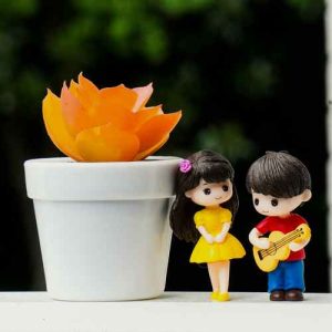 دانلود آهنگ پیش تو منو دیدن همه عطر تو روی پیرهنمه